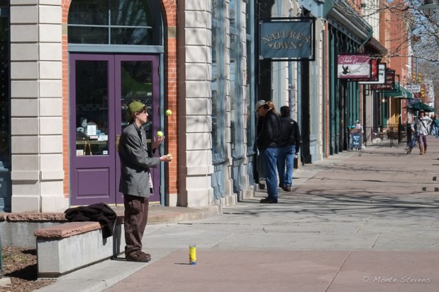 Street Juggler