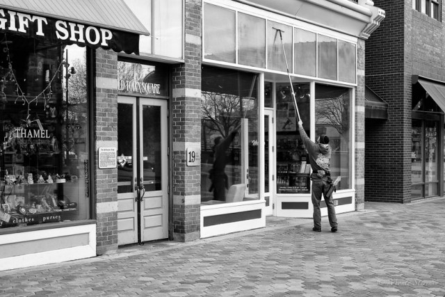 Window Washing in Old Town