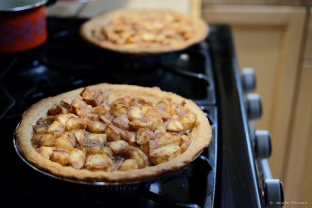 Open top apple pies